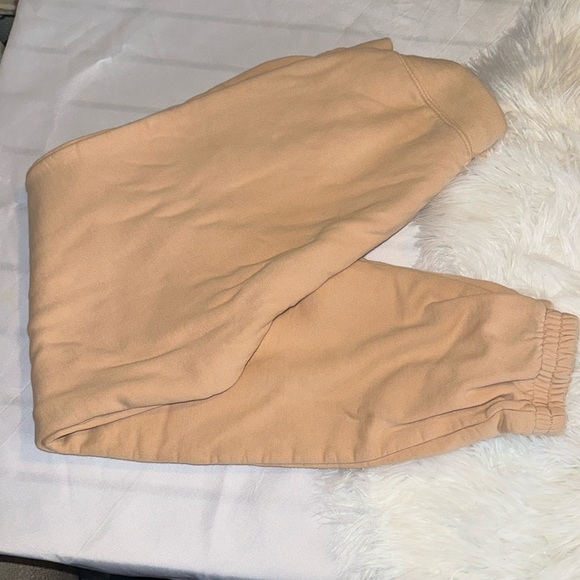 16. Girlfriend Collective Women's Tan Joggers GUC - Picture 2 of 5